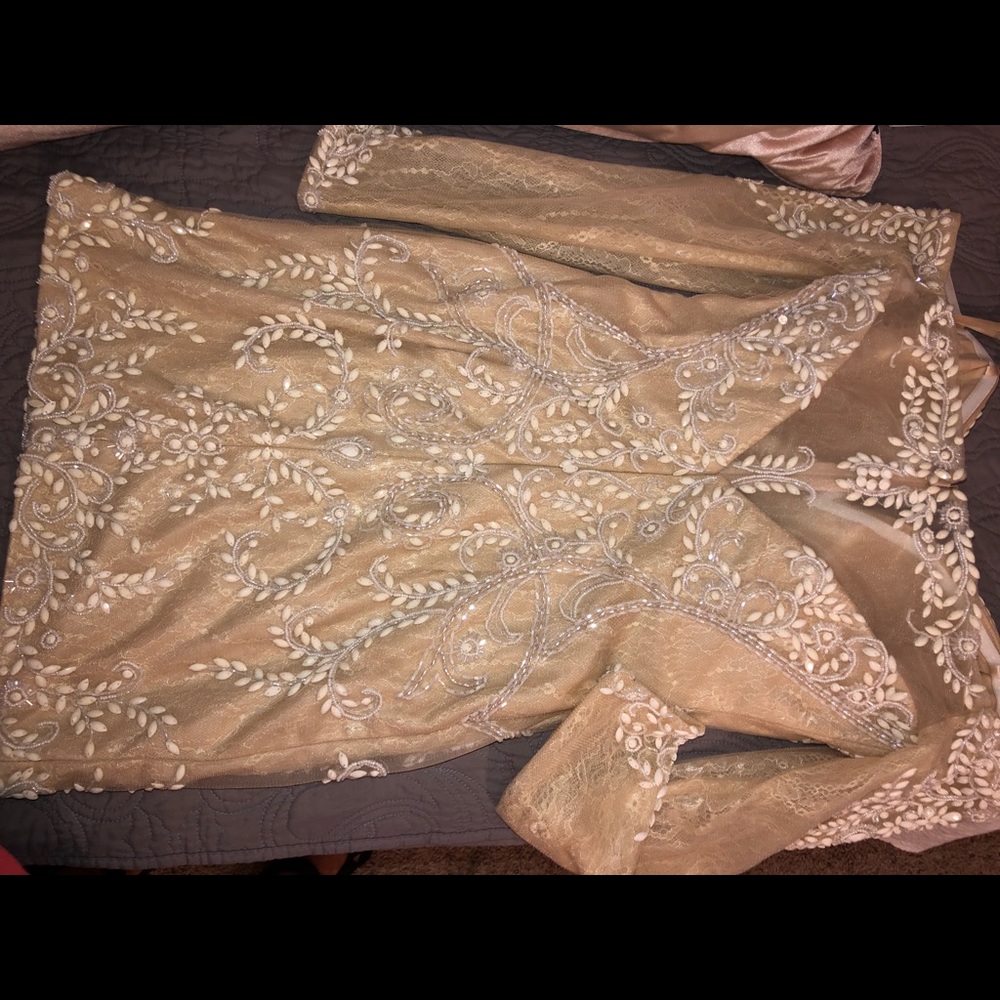 Dress - Picture 3 of 4